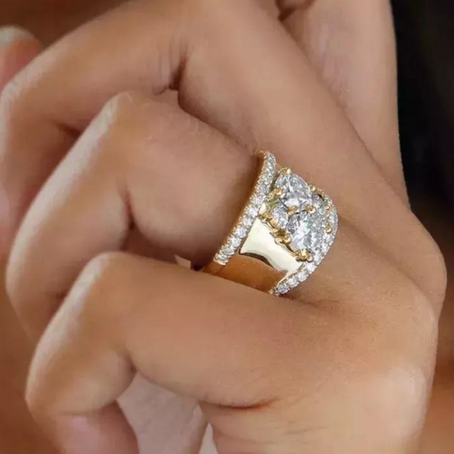 Women's Elegant Round Cut Synthetic Zirconia Engagement Ring